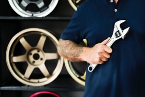 tips for launching auto repair shop garage